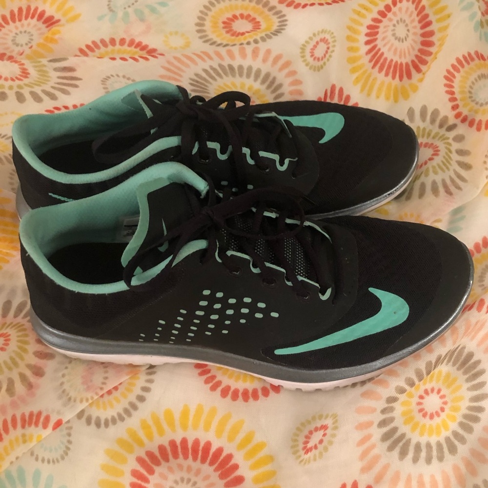 Nike super lightweight running shoes